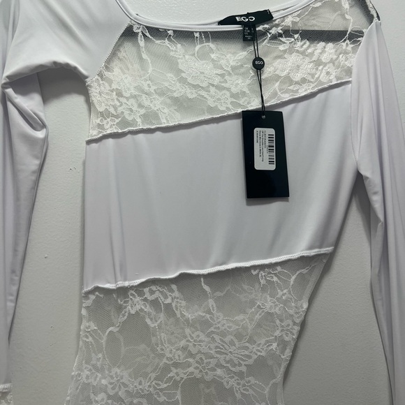BRAND NEW Elegant White Lace Cut Off-Shoulder Dress - Picture 4 of 6